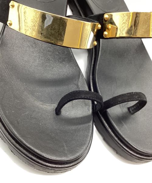 il Sandalo（イルサンダロ）il Sandalo (イルサンダロ) ゴールドプレートサムループサンダル ブラック サイズ:37の古着・服飾アイテム