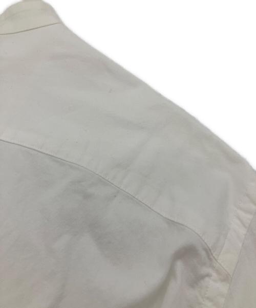 Ataraxia（アタラクシア）ataraxia (アタラクシア) mercibeaucoup (メルシーボークー) soutiencollar (ステンカラー) 別注バンドカラーシャツ ホワイト サイズ:3の古着・服飾アイテム