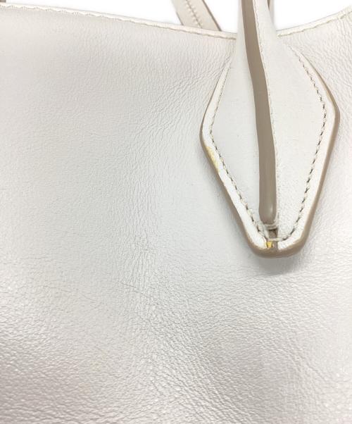 TOD'S（トッズ）TOD'S (トッズ) ALBER ELBAZ (アルベール エルバス) コラボ2WAYハンドバッグ ホワイトの古着・服飾アイテム