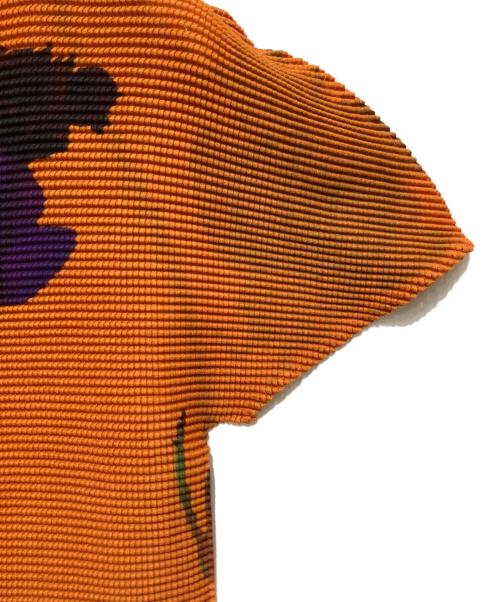 me ISSEY MIYAKE（ミーイッセイ ミヤケ）me ISSEY MIYAKE (ミーイッセイ ミヤケ) ハイネックカットソー / プリーツカットソー オレンジ サイズ:表記無しの古着・服飾アイテム