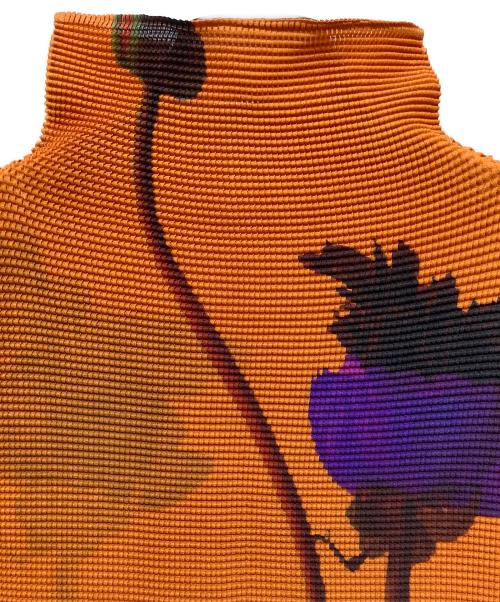 me ISSEY MIYAKE（ミーイッセイ ミヤケ）me ISSEY MIYAKE (ミーイッセイ ミヤケ) ハイネックカットソー / プリーツカットソー オレンジ サイズ:表記無しの古着・服飾アイテム