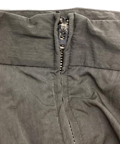 不明（フメイ）不明 (フメイ) HAND DYE NYLON タックフレアスカート グレー サイズ:2の古着・服飾アイテム