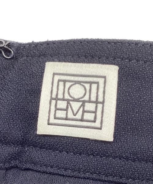 toteme（トーテム）toteme (トーテム) Front-Split サテン ミディスカート ネイビー サイズ:36の古着・服飾アイテム