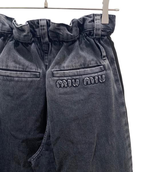 MIU MIU（ミュウミュウ）MIU MIU (ミュウミュウ) バックロゴデニムパンツ ブラック サイズ:27の古着・服飾アイテム
