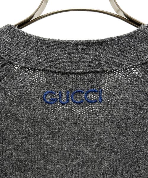 GUCCI（グッチ）GUCCI (グッチ) ロゴエンブロイダリーウールカーディガン グレー サイズ:S 未使用品の古着・服飾アイテム