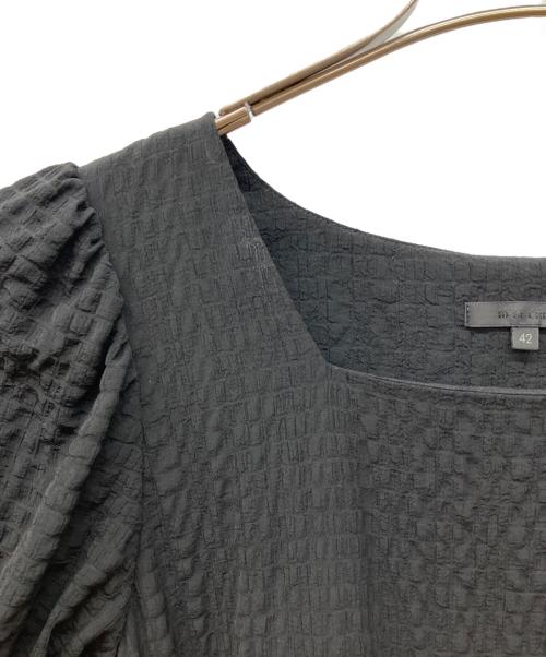 TO BE CHIC（トゥービーシック）TO BE CHIC (トゥービーシック) ふくれジャガードワンピース ティアードワンピース ブラック サイズ:42の古着・服飾アイテム