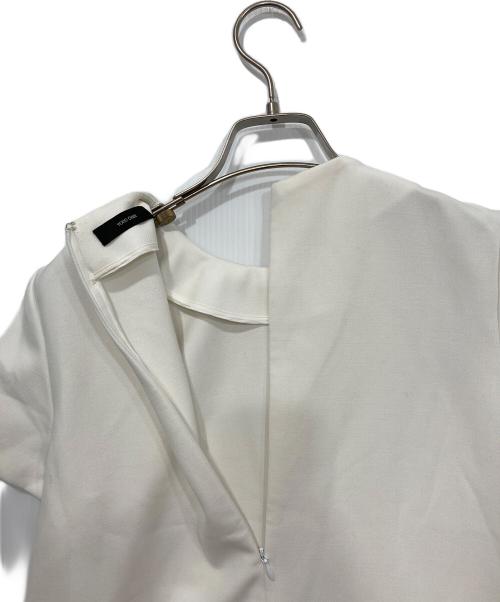 YOKO CHAN（ヨーコチャン）YOKO CHAN (ヨーコチャン) ラッフルパール バックジップ ブラウス ホワイト サイズ:36の古着・服飾アイテム