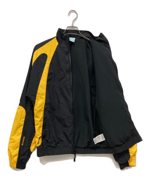 NIKE（ナイキ）NIKE (ナイキ) Drake NOCTA (ドレイク ノクタ) ナイロンジャケット ブラック×イエロー サイズ:Sの古着・服飾アイテム