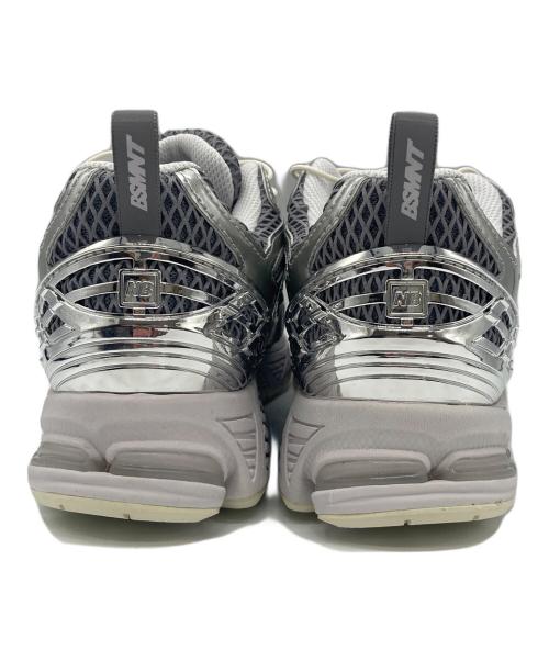 NEW BALANCE（ニューバランス）NEW BALANCE (ニューバランス) ローカットスニーカー グレー×シルバー サイズ:25.5cmの古着・服飾アイテム