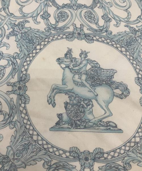 HERMES（エルメス）HERMES (エルメス) カレ40 LES TUILERIES シルクスカーフ アイボリーの古着・服飾アイテム