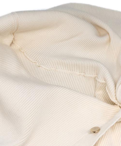 Noble（ノーブル）Noble (ノーブル) ショルダーボタンタイトリブニット アイボリー サイズ:F 未使用品の古着・服飾アイテム
