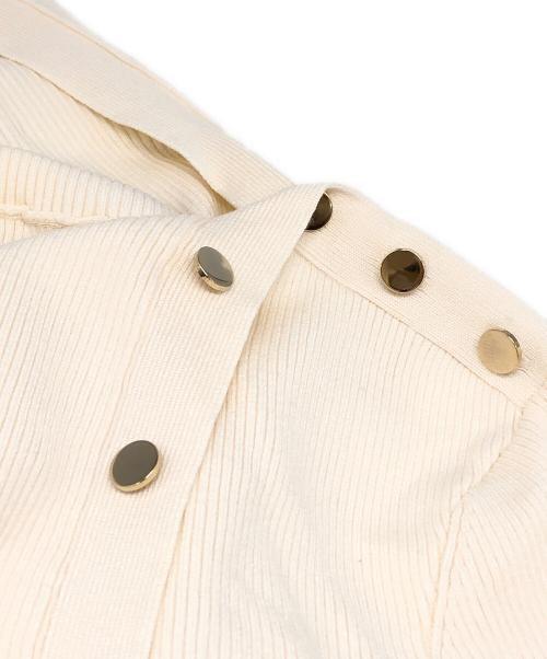 Noble（ノーブル）Noble (ノーブル) ショルダーボタンタイトリブニット アイボリー サイズ:F 未使用品の古着・服飾アイテム