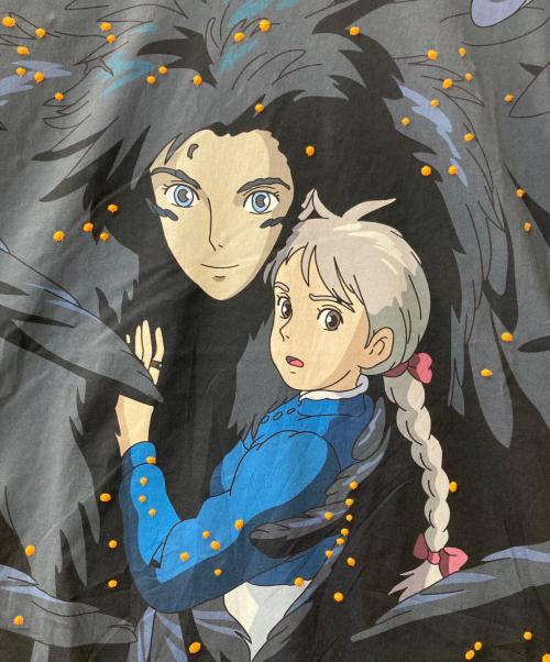 LOEWE（ロエベ）LOEWE (ロエベ) スタジオジブリ (スタジオジブリ) アナグラム コラボ Tシャツ ハウルの動く城 ブラック サイズ:S 未使用品の古着・服飾アイテム