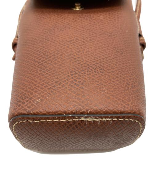 LONGCHAMP（ロンシャン）LONGCHAMP (ロンシャン) エピュレ スマートフォンケース（フラップ付き） ブラウンの古着・服飾アイテム