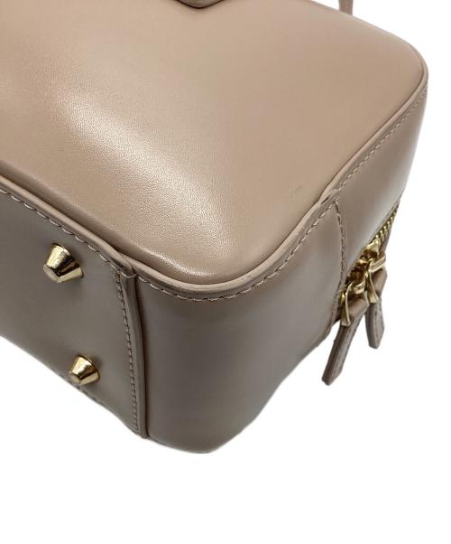 HER LIP TO（ハーリップトゥ）HER LIP TO (ハーリップトゥ) Trois Logo Mini Boston Bag nude beigeの古着・服飾アイテム