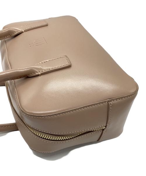 HER LIP TO（ハーリップトゥ）HER LIP TO (ハーリップトゥ) Trois Logo Mini Boston Bag nude beigeの古着・服飾アイテム