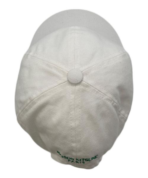 maison kitsune（メゾンキツネ）maison kitsune (メゾンキツネ) DOUBLE BOLD FOX HEAD CAP ホワイトの古着・服飾アイテム