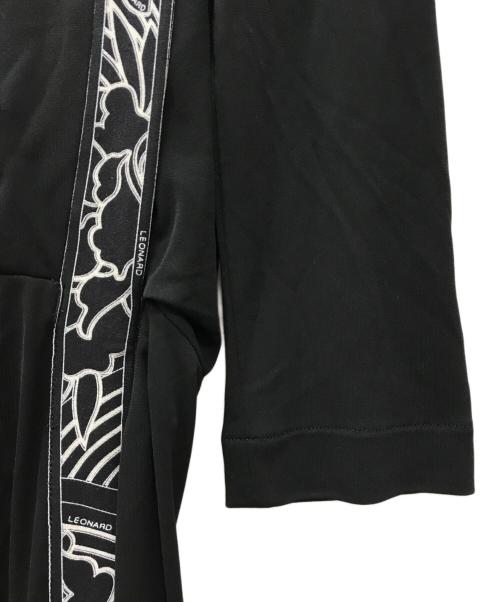 LEONARD（レオナール）LEONARD (レオナール) ラインプリントワンピース ブラック サイズ:38の古着・服飾アイテム