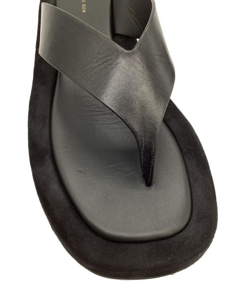 THE ROW（ザ ロウ）THE ROW (ザ ロウ) GINZA トングサンダル ブラック サイズ:39の古着・服飾アイテム