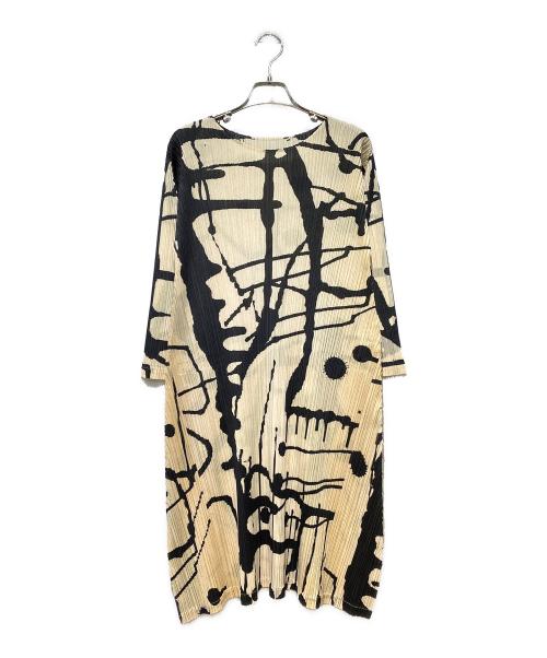PLEATS PLEASE（プリーツプリーズ）PLEATS PLEASE (プリーツプリーズ) 15AW プリーツワンピース ベージュ サイズ:3の古着・服飾アイテム