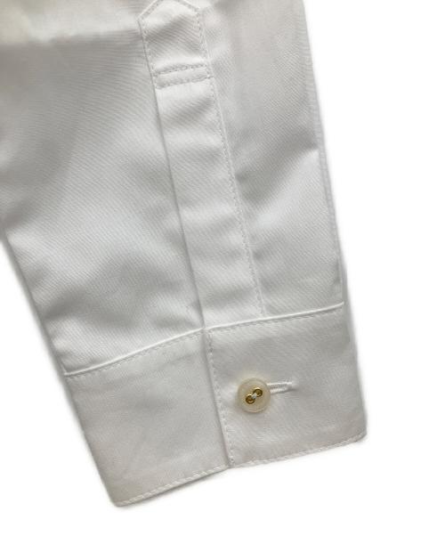 BLUE LABEL CRESTBRIDGE（ブルーレーベルクレストブリッジ）BLUE LABEL CRESTBRIDGE (ブルーレーベルクレストブリッジ) ヴィーナスサテンフリルブラウス ホワイト サイズ:36 未使用品の古着・服飾アイテム