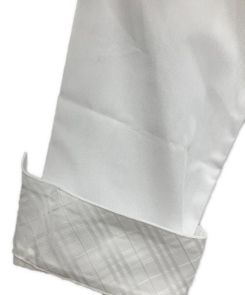 BLUE LABEL CRESTBRIDGE（ブルーレーベルクレストブリッジ）BLUE LABEL CRESTBRIDGE (ブルーレーベルクレストブリッジ) ヴィーナスサテンフリルブラウス ホワイト サイズ:36 未使用品の古着・服飾アイテム