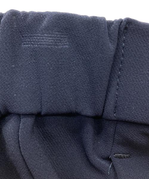 YORI（ヨリ）YORI (ヨリ) ピンタックストレッチパンツ ネイビー サイズ:36の古着・服飾アイテム