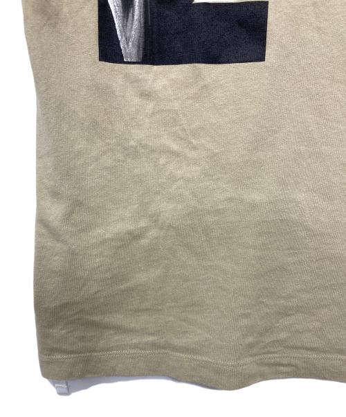 OFFWHITE（オフホワイト）OFFWHITE (オフホワイト) CARAVAGGIO ARROW SLIM S/S TEE DARK SAND サイズ:Sの古着・服飾アイテム
