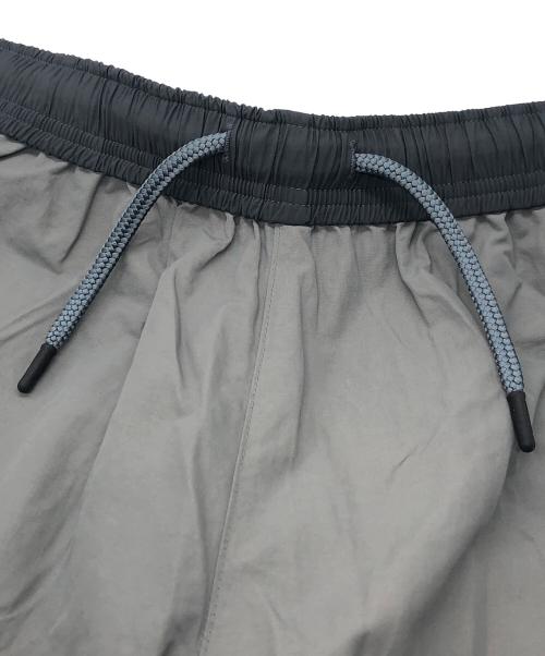 DESCENDANT（ディセンダント）DESCENDANT (ディセンダント) WHARF NYLON TROUSERS グレー サイズ:2の古着・服飾アイテム