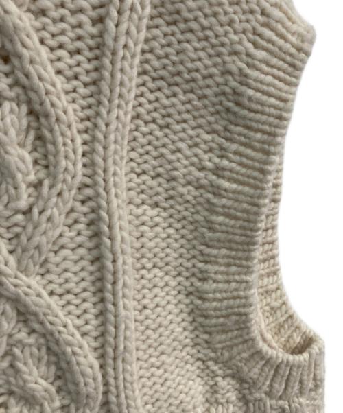nest Robe（ネストローブ）nest Robe (ネストローブ) Peruvian wool hand knit cable vest　01224-1001 ホワイト サイズ:Freeの古着・服飾アイテム