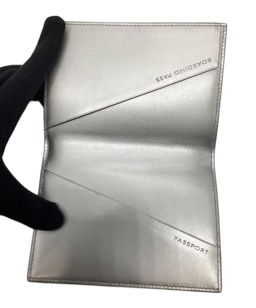 SMYTHSON（スマイソン）SMYTHSON (スマイソン) PANAMA SLIM TRAVEL WALLET シルバーの古着・服飾アイテム