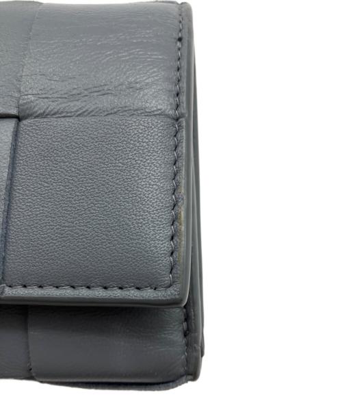 BOTTEGA VENETA（ボッテガベネタ）BOTTEGA VENETA (ボッテガベネタ) 三つ折りファスナーウォレット グレーの古着・服飾アイテム