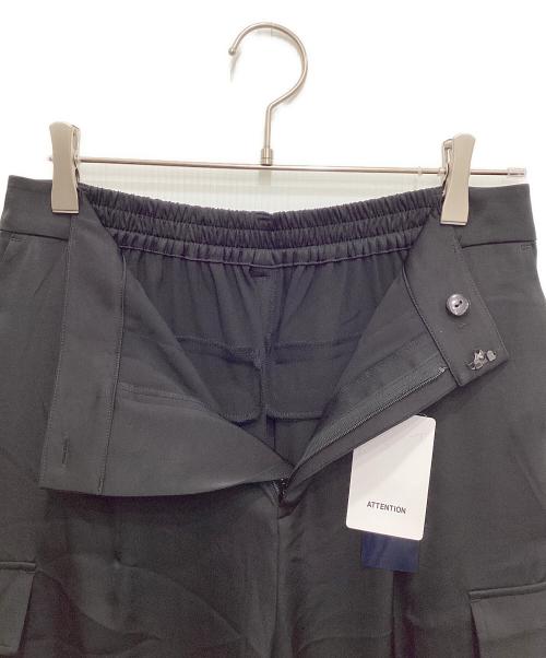 la.f（ラ・エフ）la.f (ラ・エフ) カーゴパラシュートパンツ ブラック サイズ:3 未使用品の古着・服飾アイテム