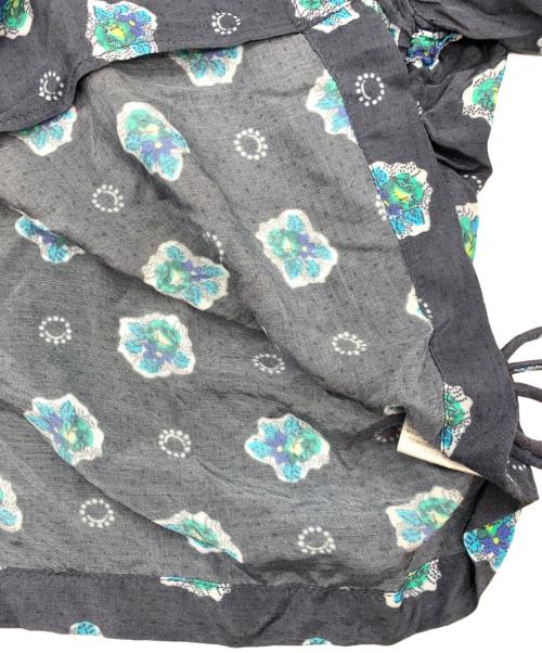 SOULEIADO（ソレイアード）SOULEIADO (ソレイアード) レーヨンシャンタンプリント サイドギャザーシャツ ネイビー サイズ:36の古着・服飾アイテム