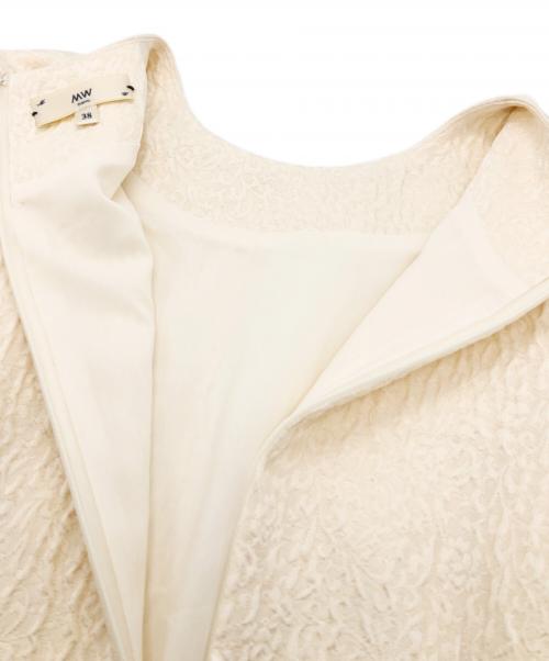 MW（エムダブリュー）MW (エムダブリュー) パール袖クルーネックワンピース アイボリー サイズ:38の古着・服飾アイテム