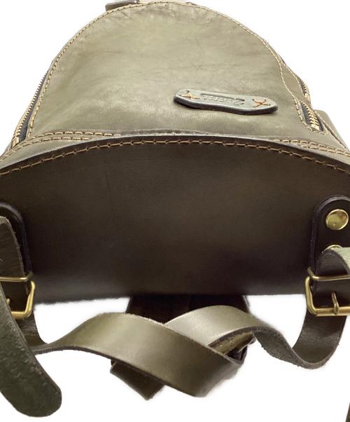 Herz（ヘルツ）Herz (ヘルツ) Wファスナー・ロケットリュック グリーンの古着・服飾アイテム