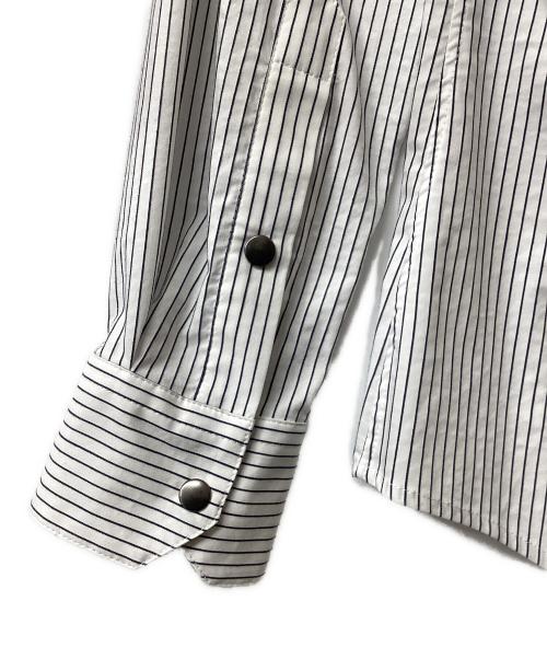 GIORGIO ARMANI（ジョルジョアルマーニ）GIORGIO ARMANI (ジョルジョアルマーニ) ジップアップストライプシャツ ホワイト サイズ:39/15 1/2の古着・服飾アイテム