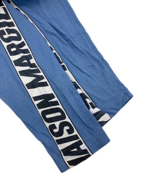 MM6 Maison Margiela（エムエムシックスメゾンマルジェラ）MM6 Maison Margiela (エムエムシックスメゾンマルジェラ) ロゴプリント クルーネック　プリントカットソー ブルー サイズ:Ｓの古着・服飾アイテム