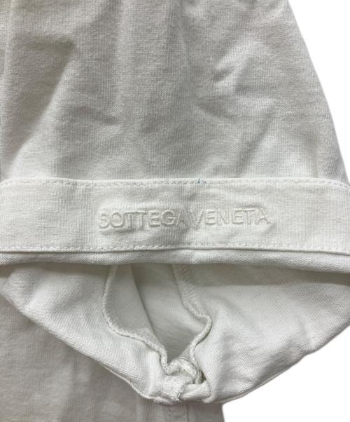 BOTTEGA VENETA（ボッテガベネタ）BOTTEGA VENETA (ボッテガベネタ) ステッチ ロゴ刺繍Tシャツ ホワイト サイズ:XSの古着・服飾アイテム