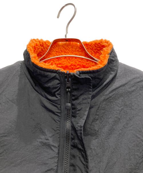 stussy（ステューシー）stussy (ステューシー) Sherpa Reversible VEST ブラック×オレンジ サイズ:Lの古着・服飾アイテム