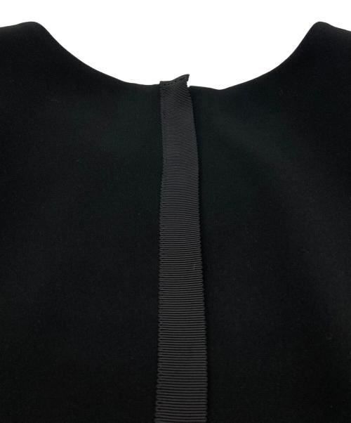 Audie a Muses（オーディア ミューズ）Audie a Muses (オーディア ミューズ) フラワーモチーフスリーブワンピース ブラック サイズ:42の古着・服飾アイテム