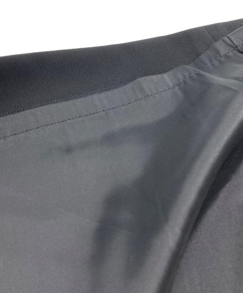 Audie a Muses（オーディア ミューズ）Audie a Muses (オーディア ミューズ) フラワーモチーフスリーブワンピース ブラック サイズ:42の古着・服飾アイテム