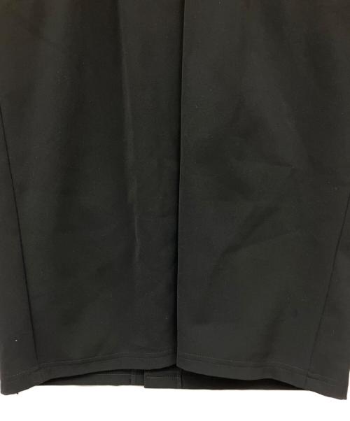 kay me（ケイミー）kay me (ケイミー) スマートストレッチサテンフリルワンピース ベージュ サイズ:Lの古着・服飾アイテム