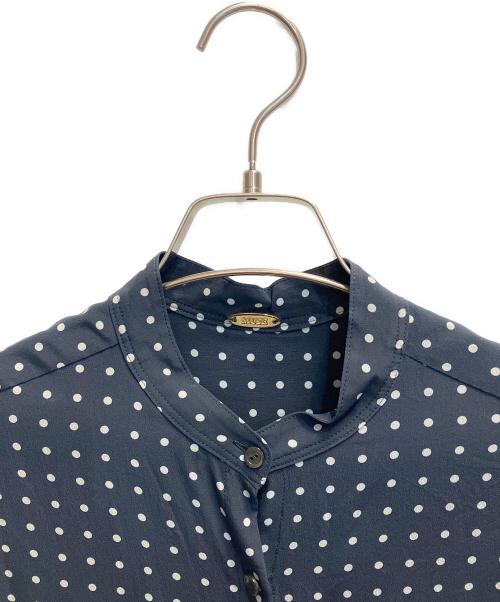 MUSE de Deuxieme Classe（ミューズ ドゥーズィエム クラス）MUSE de Deuxieme Classe (ミューズ ドゥーズィエム クラス) BINDA Silk ドットプリントシャツ ネイビー サイズ:FREEの古着・服飾アイテム