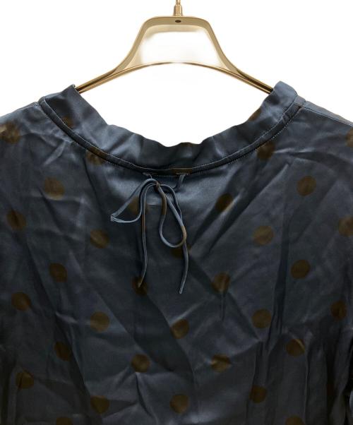 OLD ENGLAND（オールドイングランド）OLD ENGLAND (オールドイングランド) シルクサテンドットブラウス ネイビー サイズ:Freeの古着・服飾アイテム