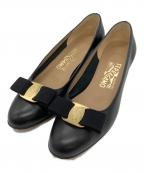 Salvatore Ferragamoサルヴァトーレ フェラガモ）の古着「VARAパンプス」｜ブラック