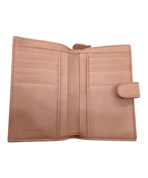 BOTTEGA VENETA（ボッテガベネタ）BOTTEGA VENETA (ボッテガベネタ) 2つ折り財布 ピンクの古着・服飾アイテム