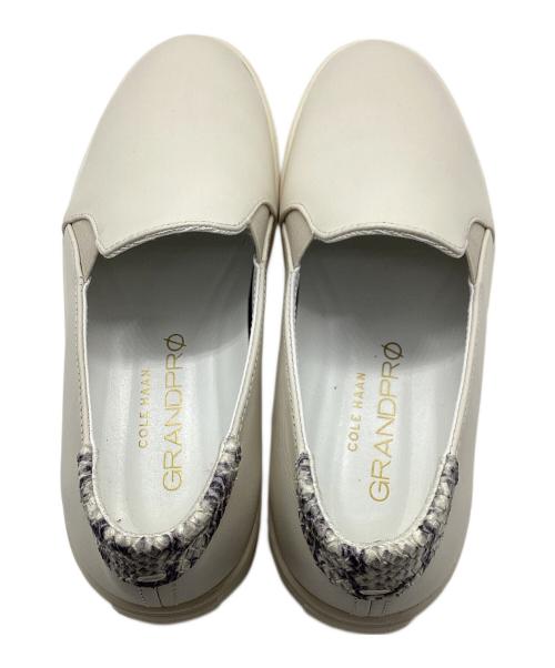 COLE HAAN（コールハーン）COLE HAAN (コールハーン) グランドプロ スペクテイター 2.0 スリッポン アイボリー サイズ:6 1/2の古着・服飾アイテム
