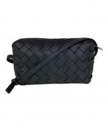BOTTEGA VENETA（ボッテガベネタ）の古着「イントレチャートショルダーバック」｜ブラック