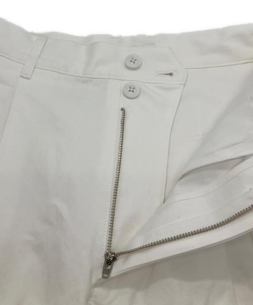 LOEFF（ロエフ）LOEFF (ロエフ) コットンツイル2タックパンツ ホワイト サイズ:00の古着・服飾アイテム
